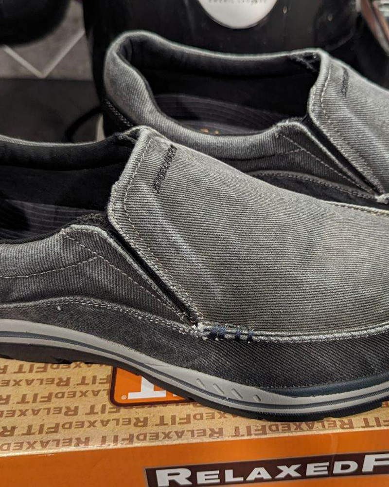Men's Sketchers Relaxed Fit Shoes (Size 13)
