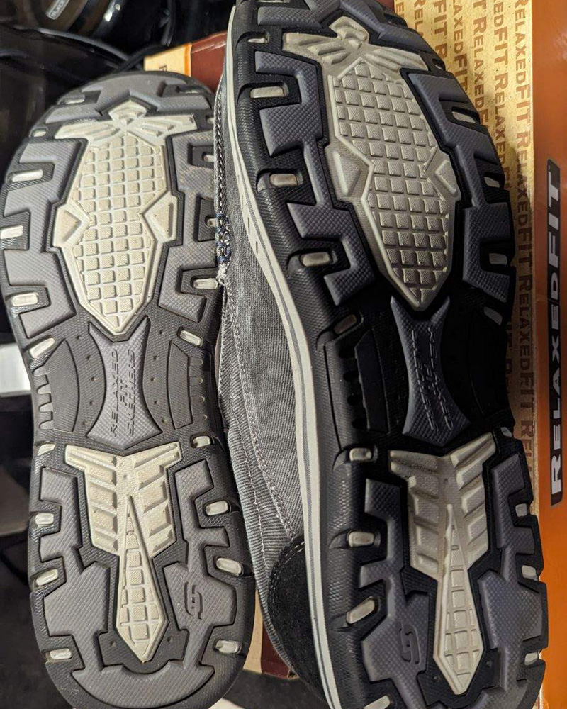 Men's Sketchers Relaxed Fit Shoes (Size 13) - Image 3