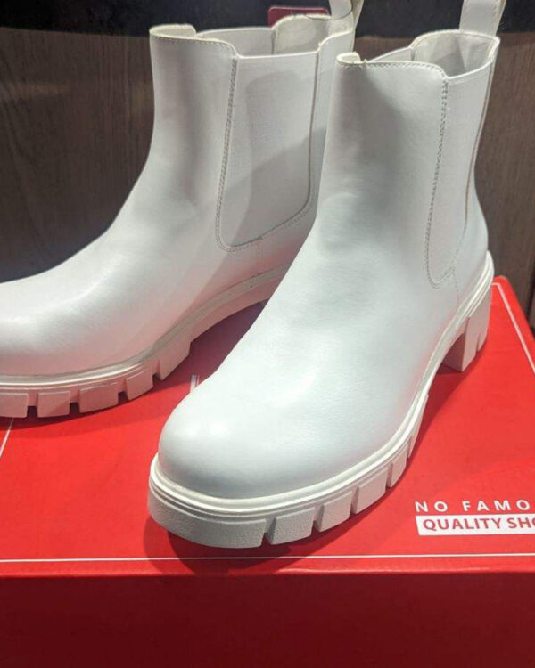 Women's White Jeossy Boots (Size 9W)